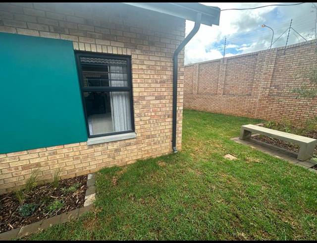 3 BEDROOM TOWNHOUSE FOR SALE IN AMBERFIELD